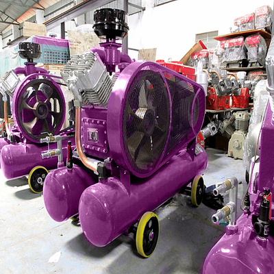 Compresseur d'air compact 3 cylindres à courroie entraînée Compresseur d'air industriel Compresseur d'air à piston