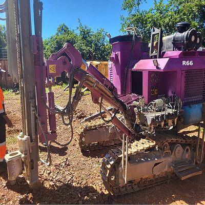 Foreuse de surface hydraulique pour forage DTH, machine de forage DTH portable à haute efficacité