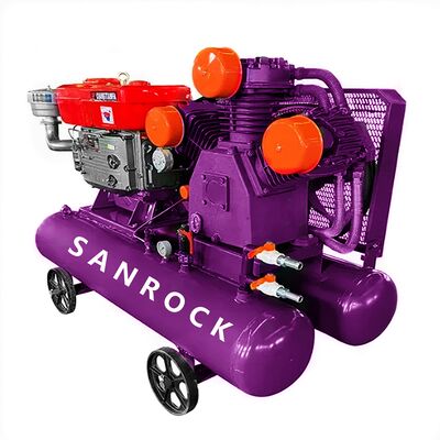 Compresseur d'air à piston industriel avec une puissance de 18,5 kW/25 ch, un débit d'air de 3,2 m3/min et une pression de service de 7 bars