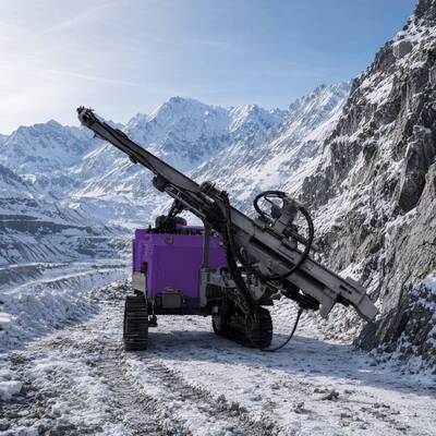 Customizable OEM ODM Hydraulic DTH Drilling Machine High Productivity Blasting Hole Drilling Rig Mine Drilling Rig